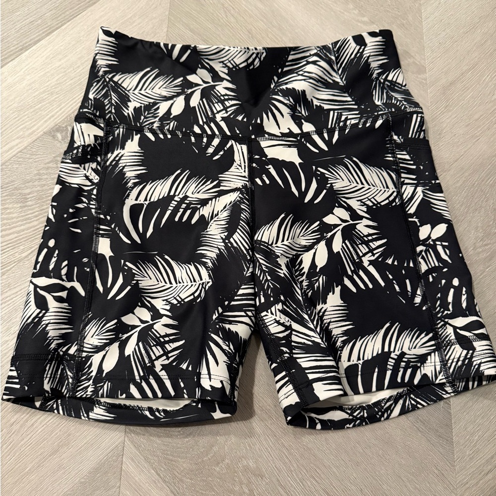Old Navy Powersoft Women's Biker Shorts - Black White Tropical